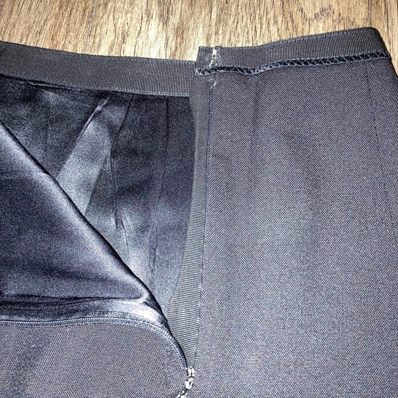 ▪️MARC JACOBS Black Pleated Skirt with Silk trim and accents - Picture 4 of 16